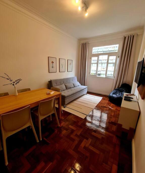 Seu Segundo Lar Em Copacabana! Apartamento Rio de Janeiro